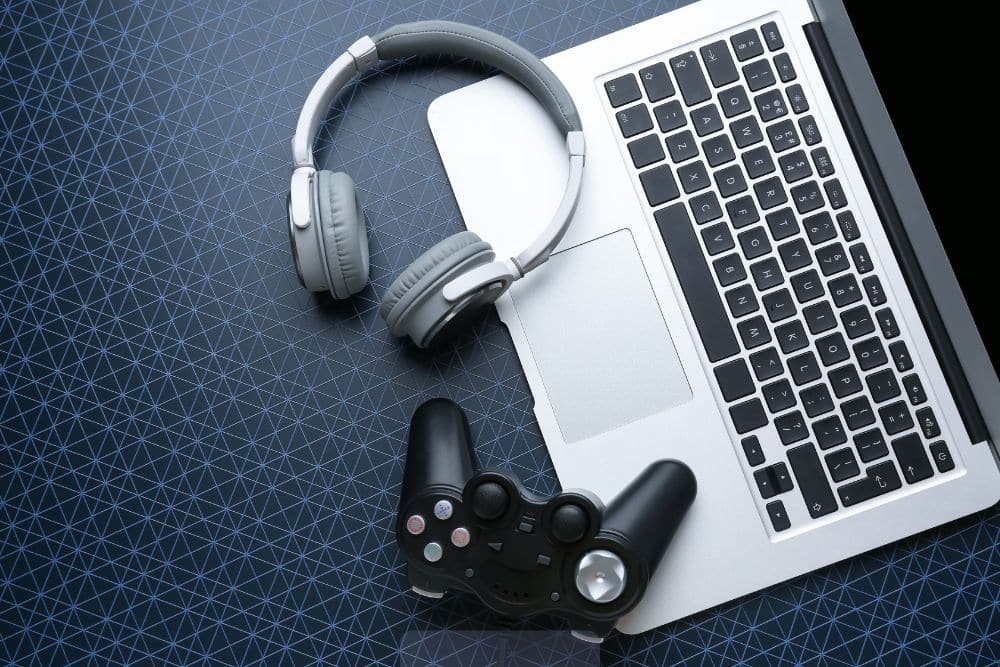 Notebook moderna adaptándose a distintos tipos de uso diario