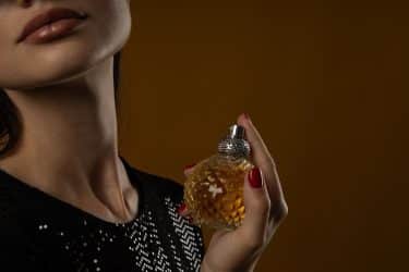 Iconos de la elegancia: Los 5 mejores perfumes femeninos de todos los tiempos