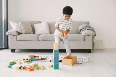 Construyendo habilidades: Cómo los bloques ayudan a los niños a aprender