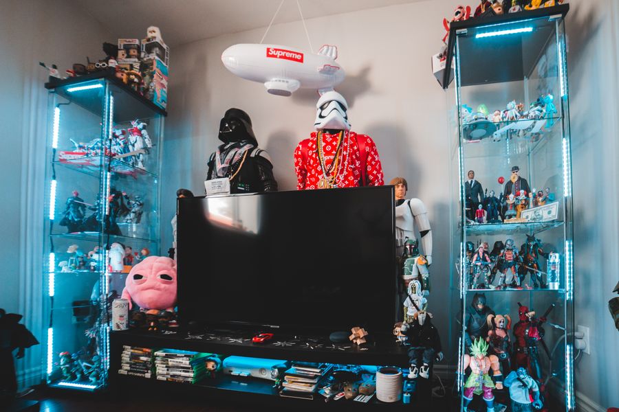 Colección de figuras y souvenirs de cómics