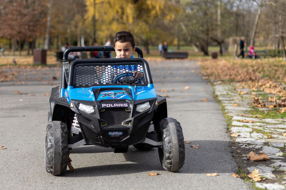 Auto a batería infantil para niños pequeños