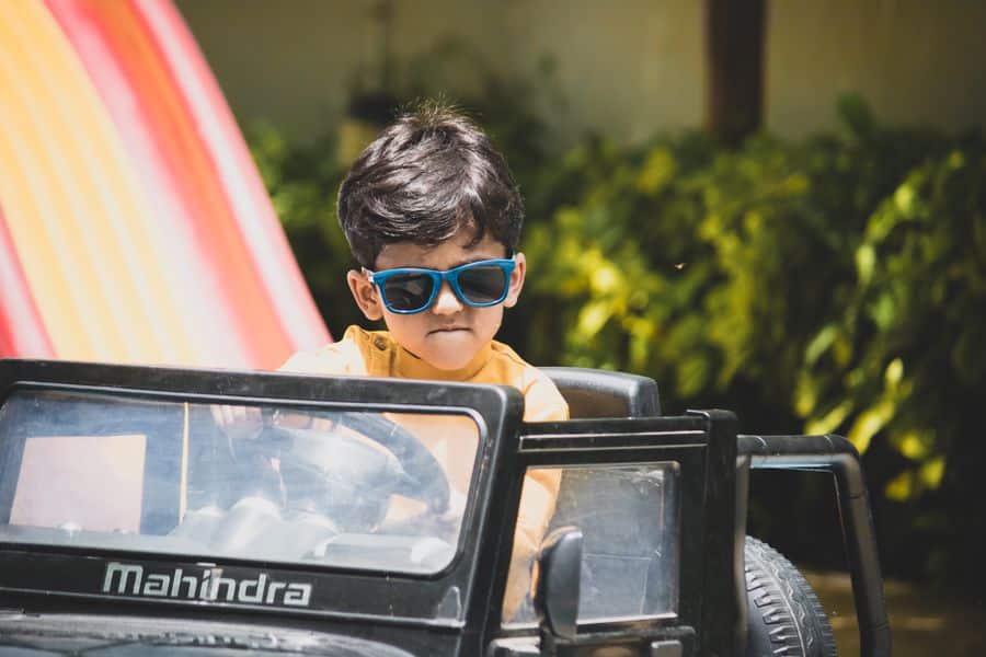 Coche eléctrico infantil tipo jeep