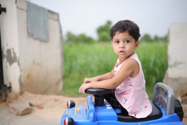 Autos a batería para niños de 1 a 3 años¿cómo elegir un modelo seguro para las primeras experiencias de manejo?