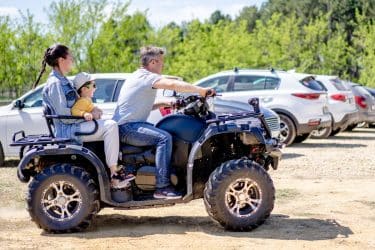 Aventuras sobre cuatro ruedas: Guía completa de cuatrimotos eléctricas para impulsar la diversión y el aprendizaje infantil
