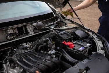 Energía duradera sobre ruedas: Claves prácticas para proteger la batería de vehículos infantiles y convencionales