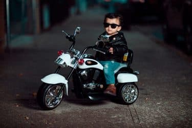 Motos eléctricas a batería para niños¿cómo elegir el modelo ideal según la edad y el uso?